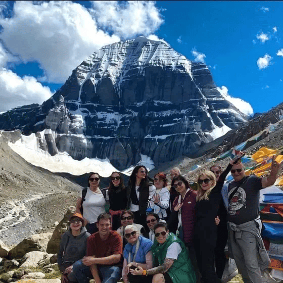 Към върха на боговете – Тибет, Китай и Непал – От непобедимият дракон на Азия до Свещеното сърце на Хималаите в Кайлаш с митичната планина Меру и полет до базовия лагер на Еверест с хеликоптер от Катманду