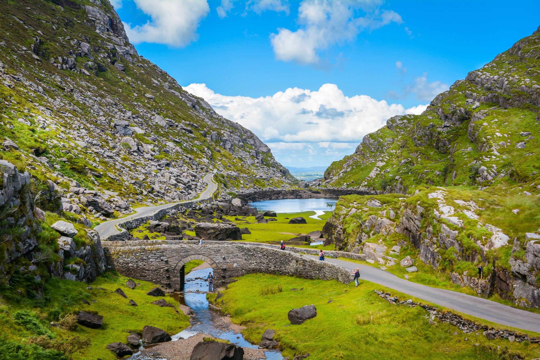 Wild Atlantic Way, скалите на мохер, великанската пътека и тръбите на органа, древни мегалити, върхове и водопади – 10 незабравими дни из стихийната красота на мистичната ирландия – една неповторима разходка по ръба на европа